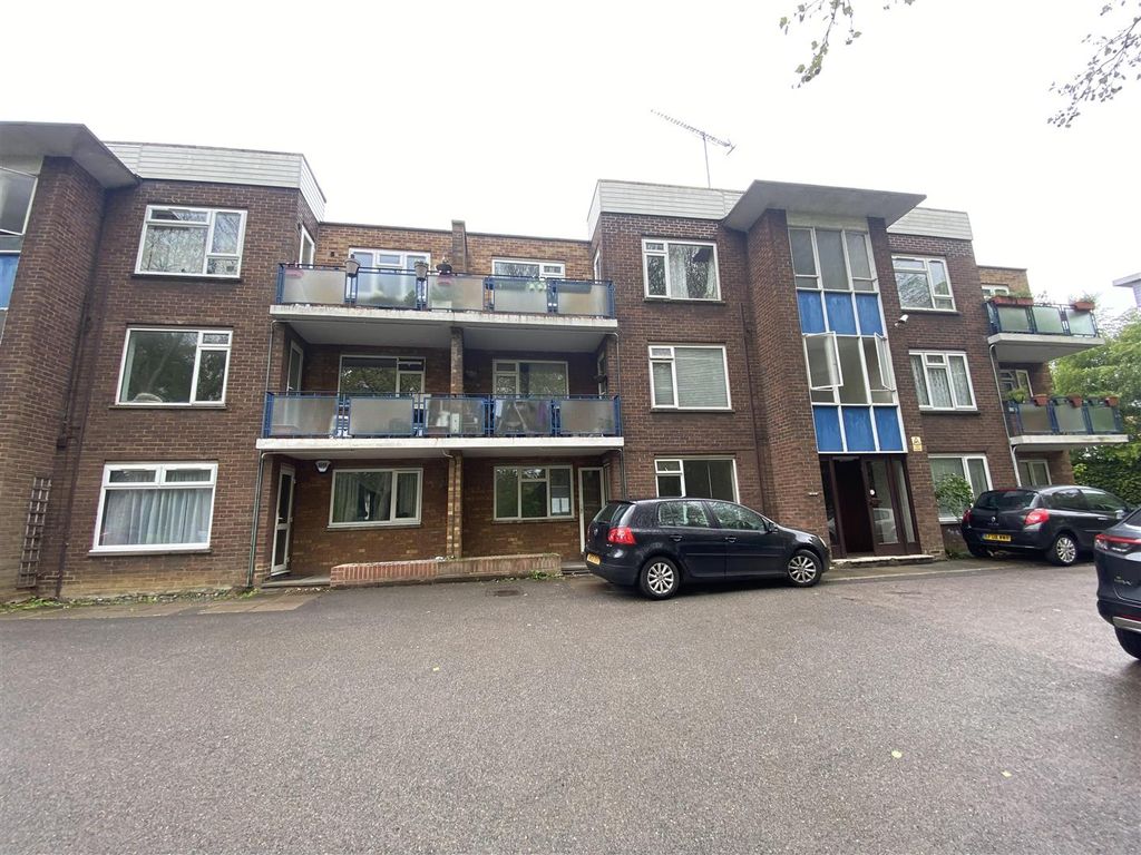 2 bed flat to rent in Wardown Court, New Bedford Road, Luton LU3 Zoopla
