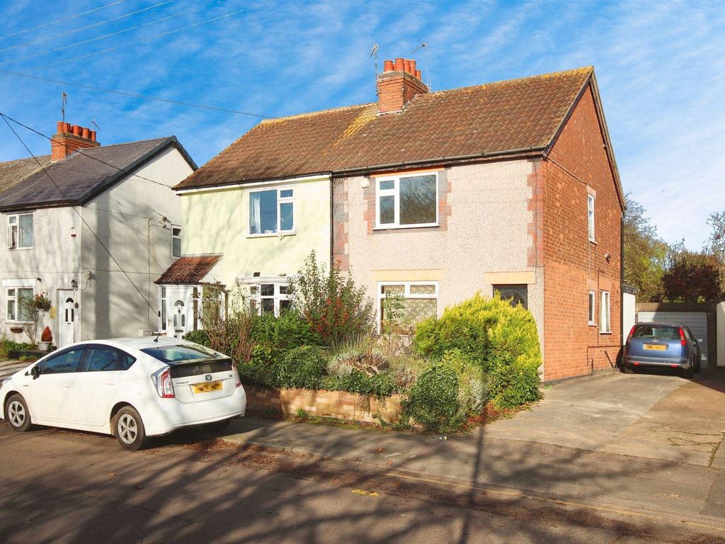 3 bed semidetached house for sale in Potters Green Road, Potters Green