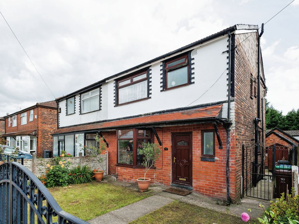 5 bed semidetached house for sale in Haversham Road, Manchester
