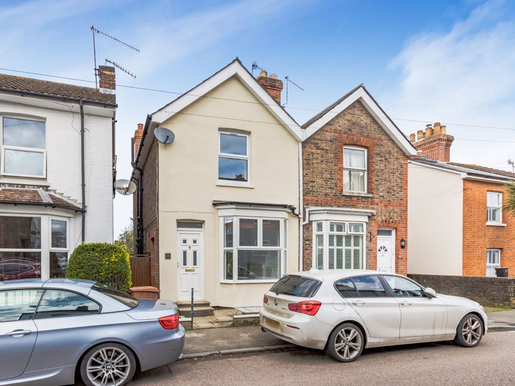 4 bed semidetached house for sale in Springfield Road, Southborough