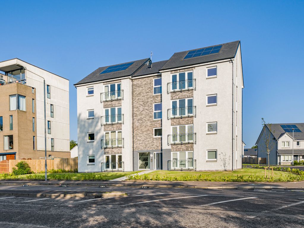 2 bed flat for sale in Cumbernauld Road, Glasgow, Lanarkshire G33, £