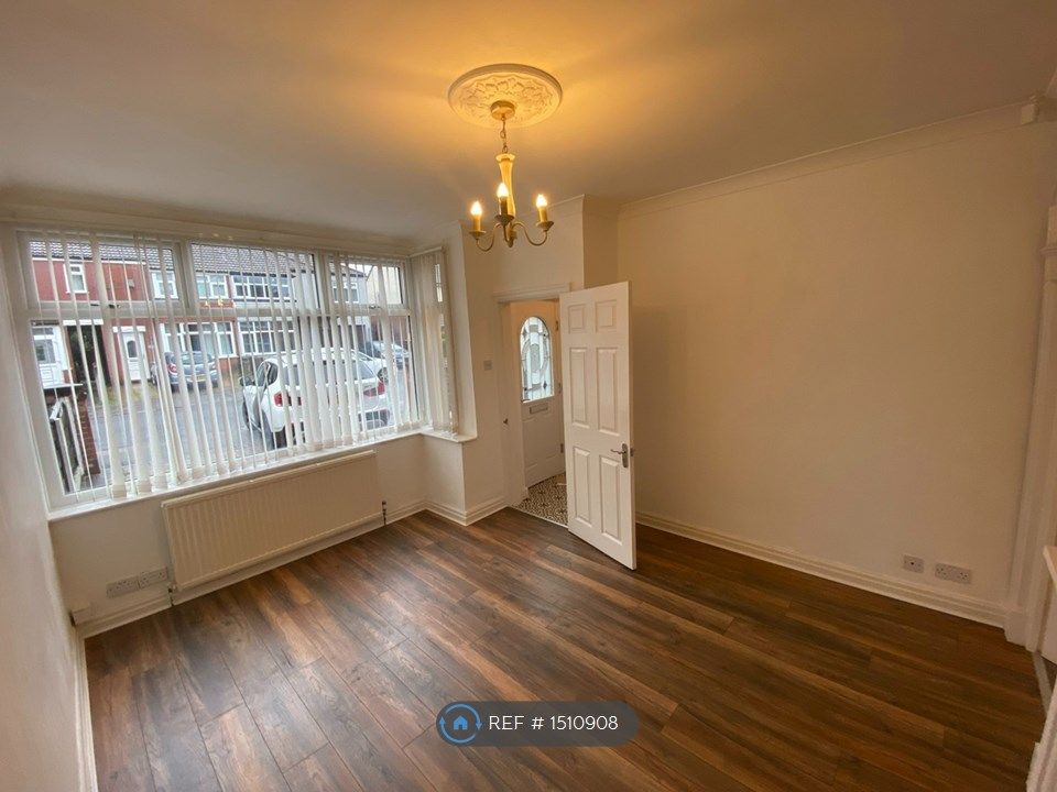 3 bed terraced house to rent in Somerford Road, Stockport SK5 Zoopla