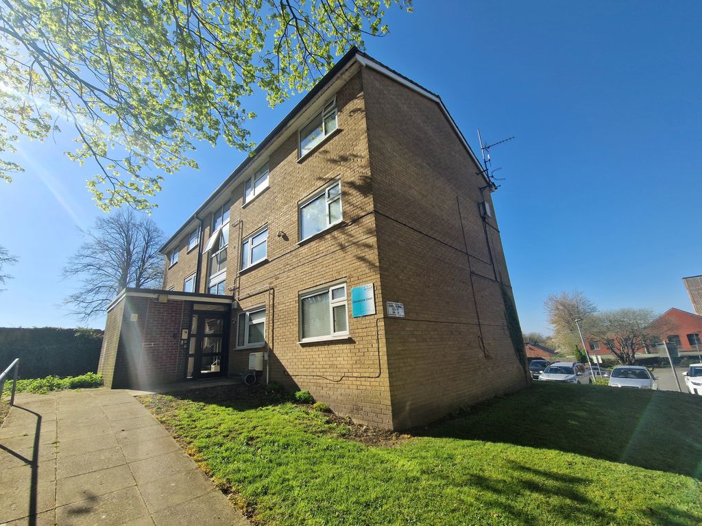 2 Bed Flat To Rent In Sherborne Court, Prestwich, Manchester M25 - Zoopla