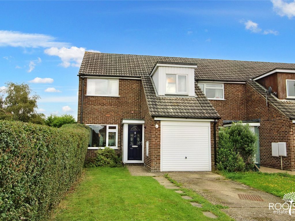 3 bed end terrace house for sale in Browning Close, Thatcham, Berkshire