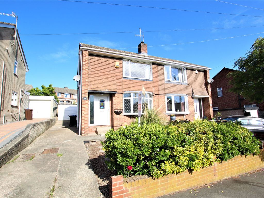 3 bed semidetached house to rent in Tunwell Greave, Sheffield S5, £950