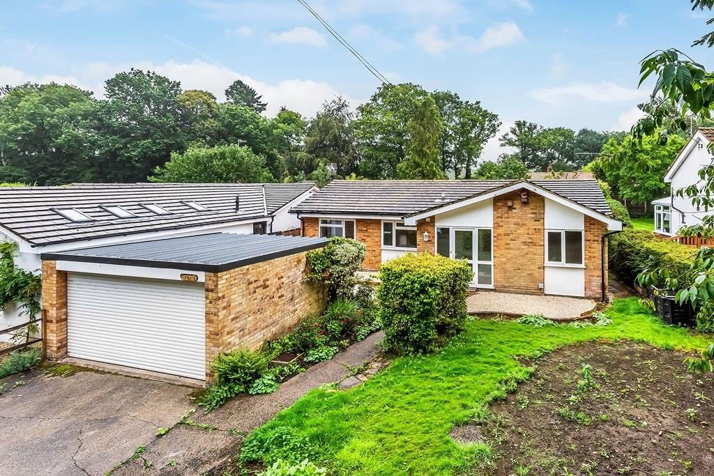 3 bed detached bungalow for sale in Headley Heath Approach, Box Hill
