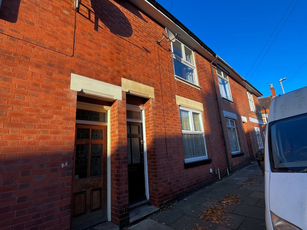 4 bed terraced house to rent in Howard Road, Clarendon Park, Leicester