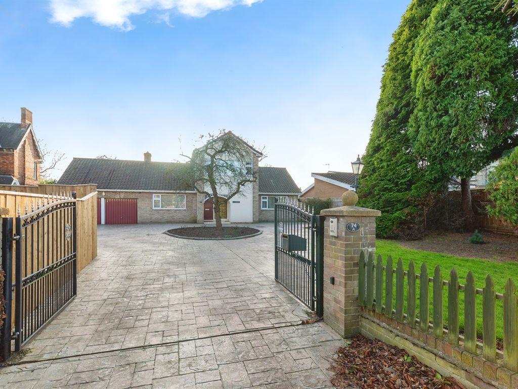 3 bed detached house for sale in Darlington Road, Hartburn, StocktonOn