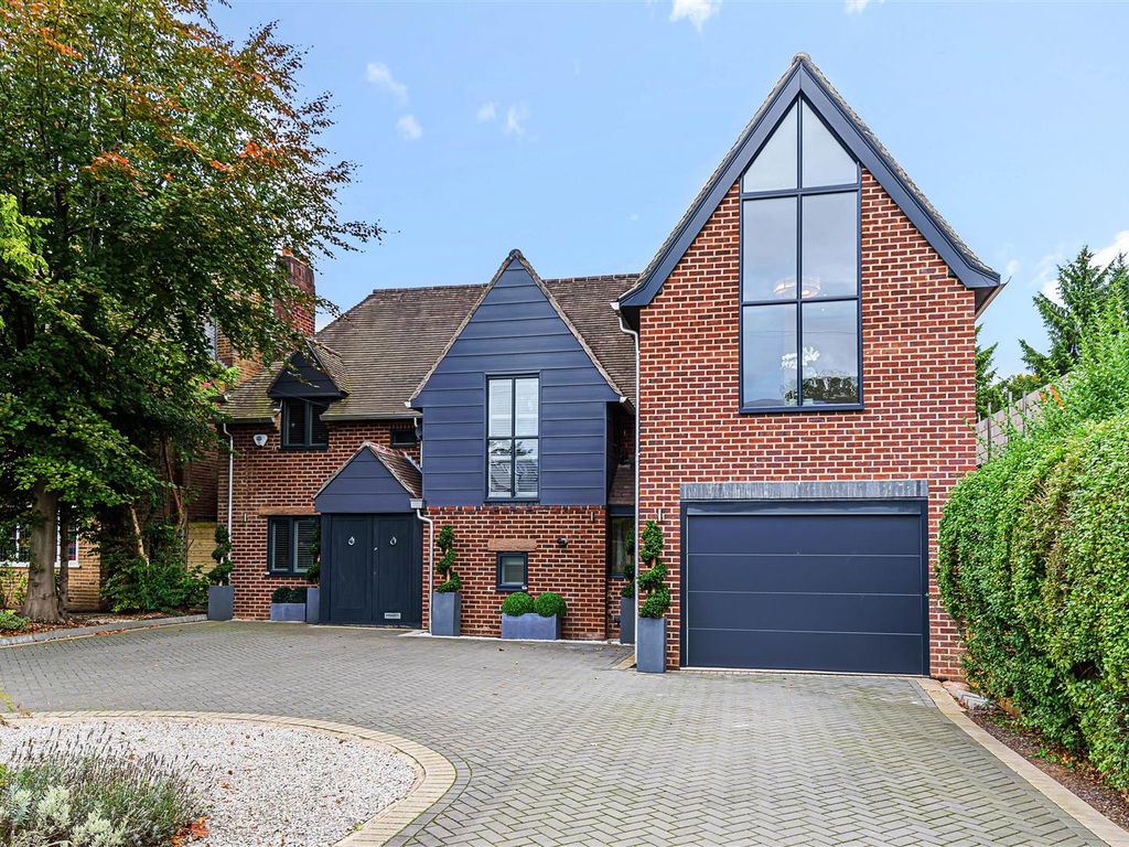 5 bed detached house for sale in Lady Byron Lane, Knowle, Solihull B93
