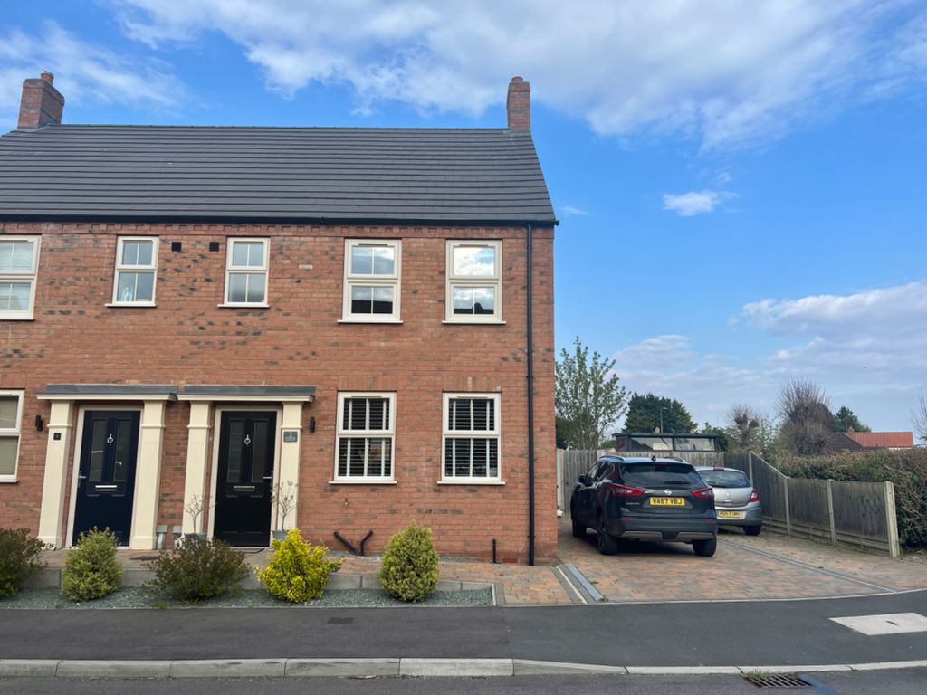 3 bed semidetached house for sale in Dickinson Road, Heckington