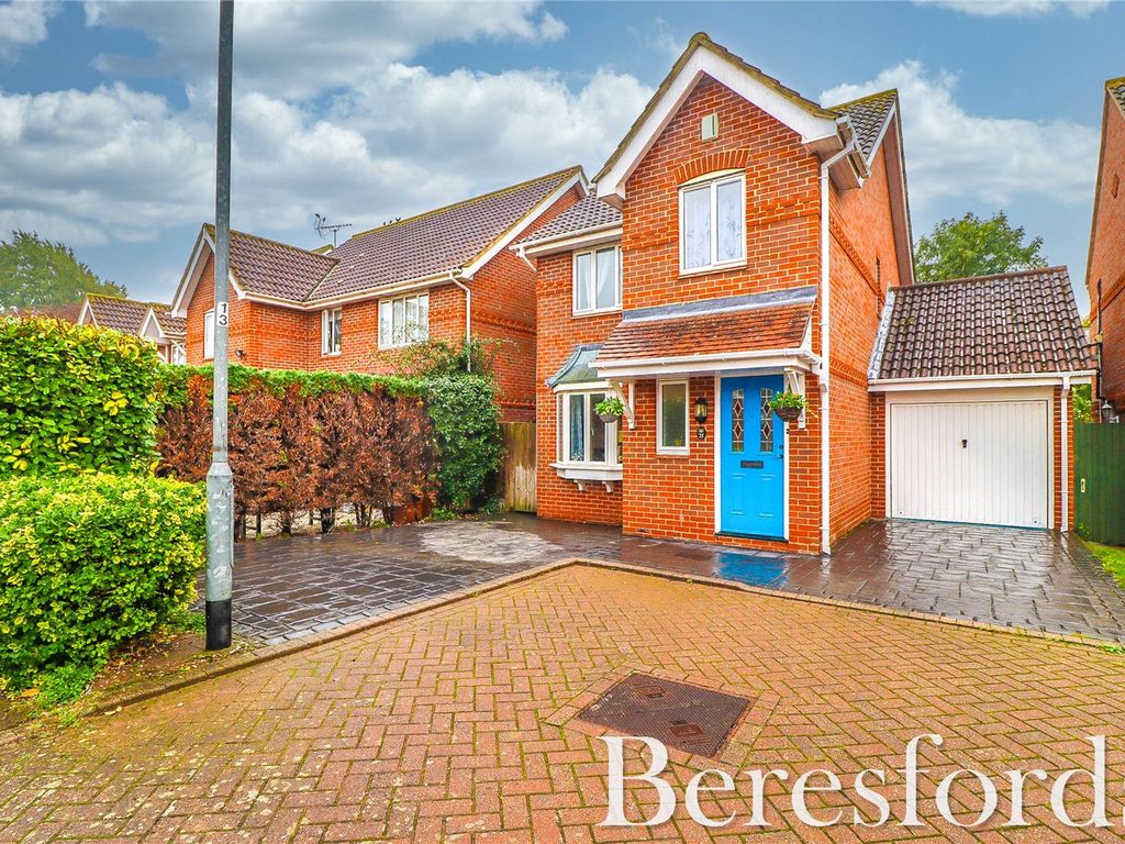 3 bed detached house for sale in Poplar Close, South Ockendon RM15, £