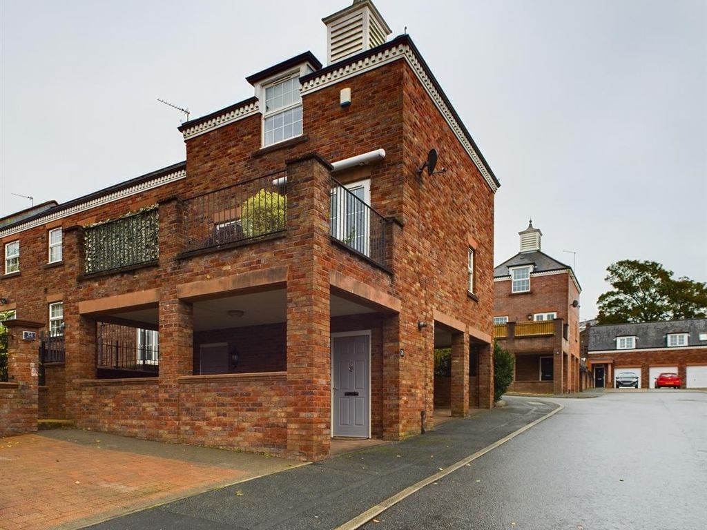 2 bed detached house for sale in Woodland View, Hyde SK14, £235,000