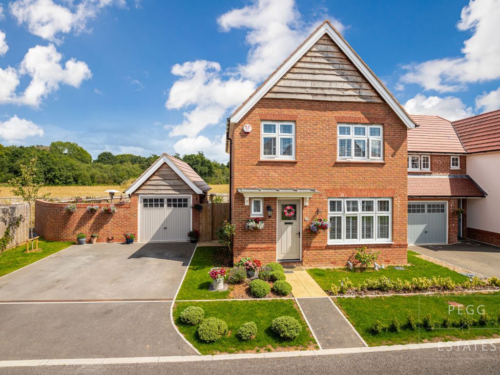3 bed detached house for sale in Kestrel Close, Kingsteignton, Newton