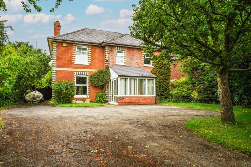 4 bed detached house for sale in Brookfield Road, Churchdown