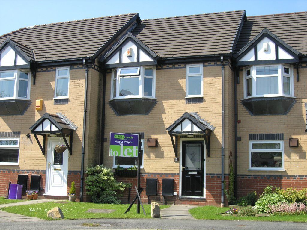 2 bed semidetached house to rent in Silverdale Close, Clayton Le Moors