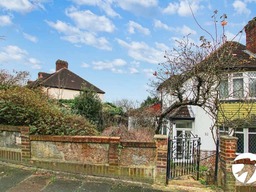 2 bed semidetached house for sale in Castlewood Drive, London SE9, £