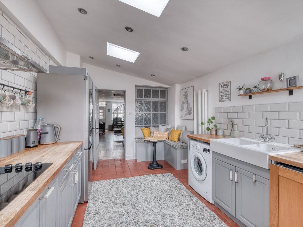 2 bed terraced house for sale in Princes Avenue, Droitwich WR9 Zoopla