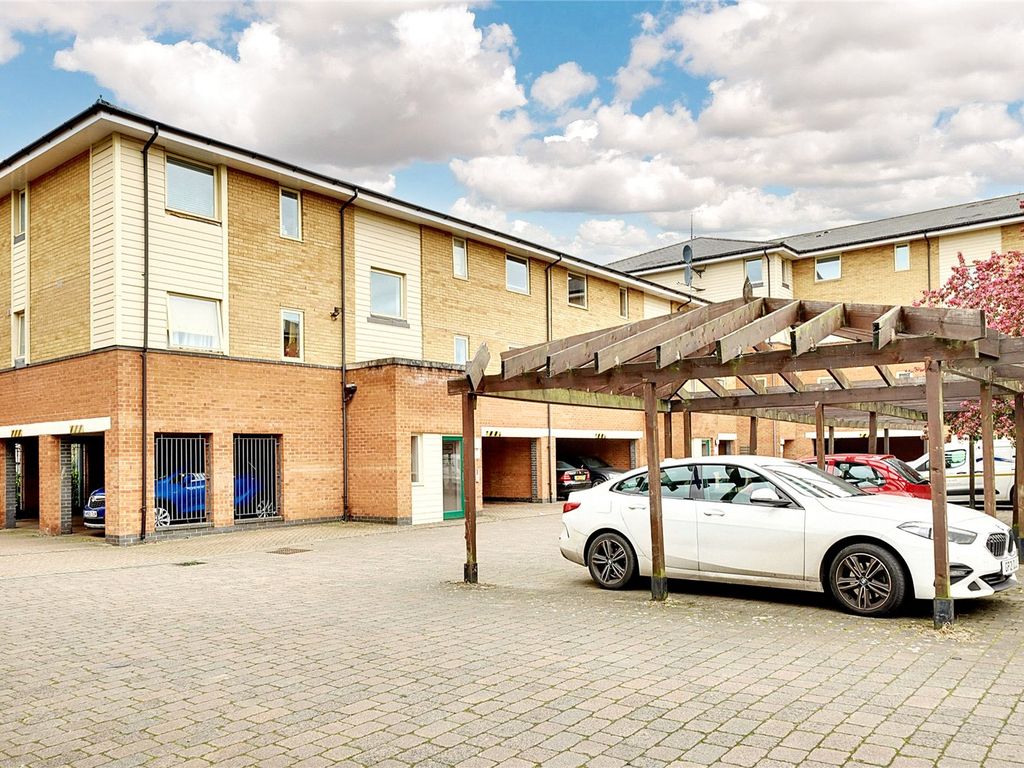 2 bed flat for sale in Orton Grove, Enfield EN1, £250,000 Zoopla