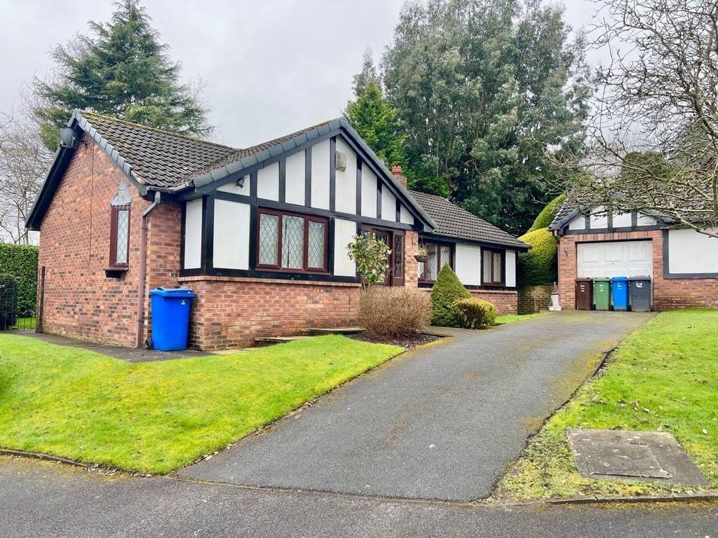 2 bed bungalow for sale in Claybank Drive, Tottington, Bury, Greater