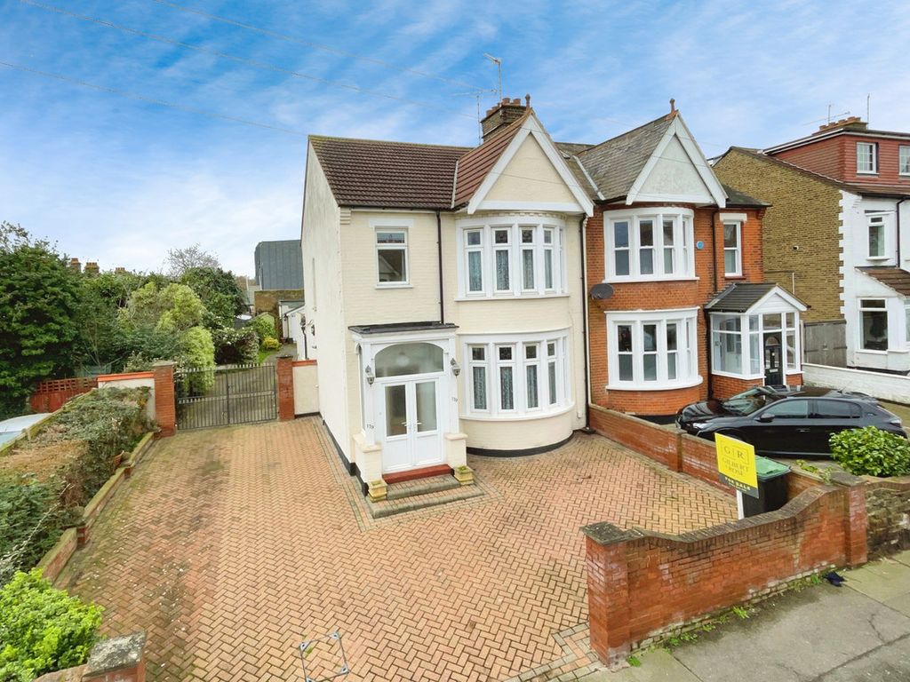 3 bed semidetached house for sale in Victoria Road, SouthendOnSea