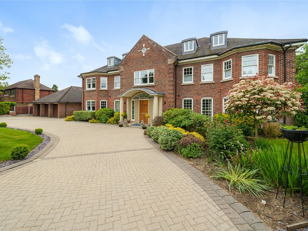 8 bed detached house for sale in Woodlands Road, Bromley BR1, £