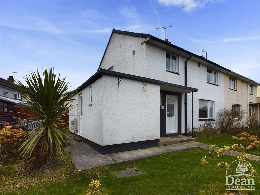 3 bed semidetached house for sale in Southwood Close, Cinderford GL14