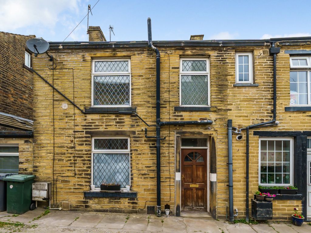 3 bed terraced house for sale in Albert Street, Wilsden, Bradford, West