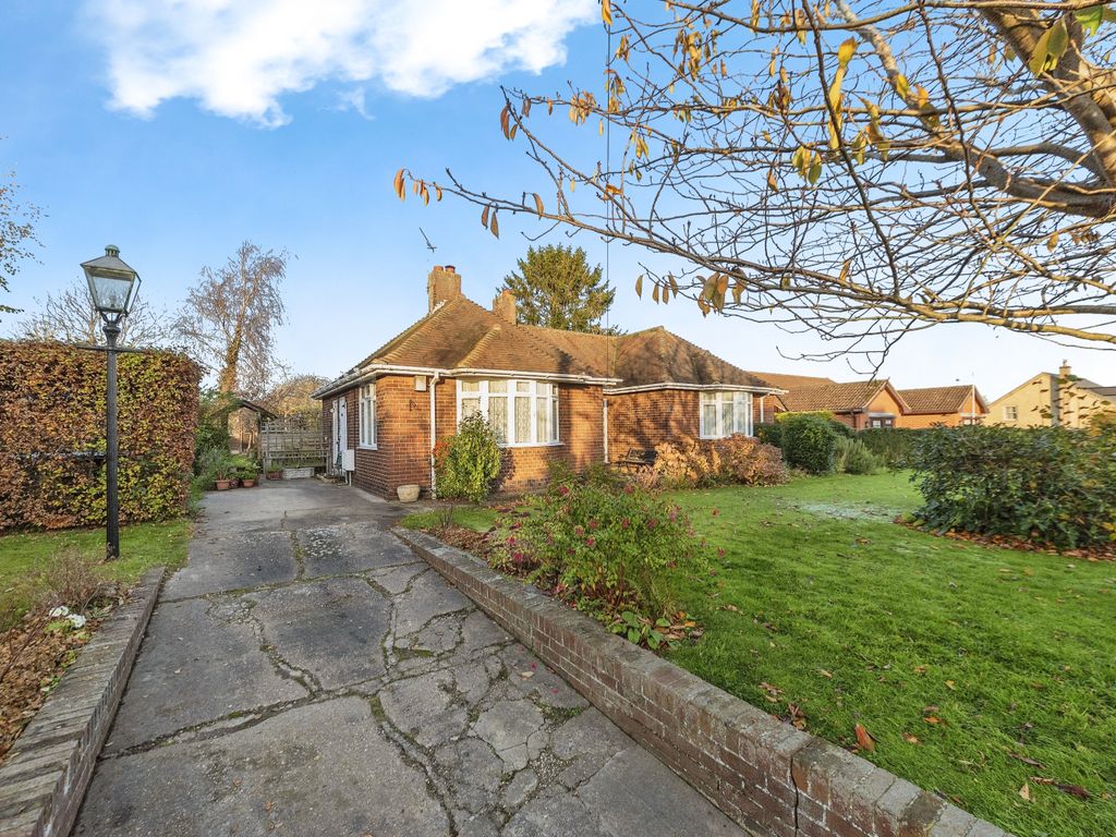 3 bed detached bungalow for sale in High Road, Barrowby, Grantham NG32, £395,000 Zoopla