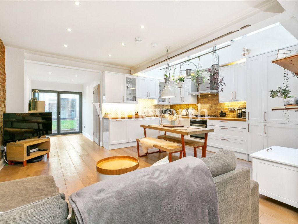 2 bed property for sale in Seymour Road, London N8 Zoopla
