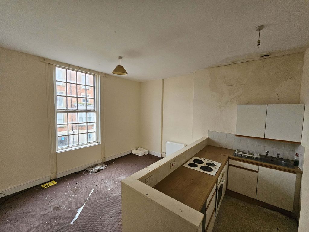 7 bed detached house for sale in Promenade, Southport PR9, £350,000