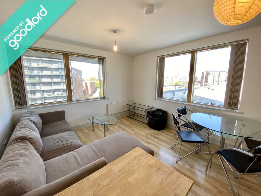 2 bed flat to rent in Water Street, Salford M3, £1,150 pcm Zoopla