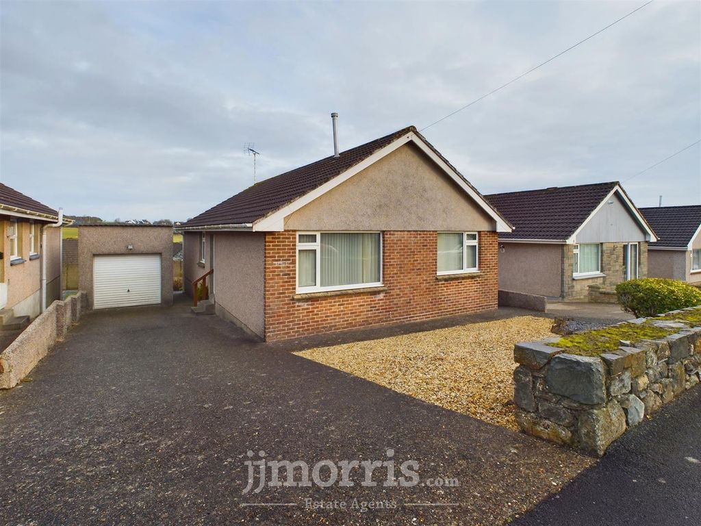 3 bed detached bungalow for sale in Silverstream Drive, Hakin, Milford