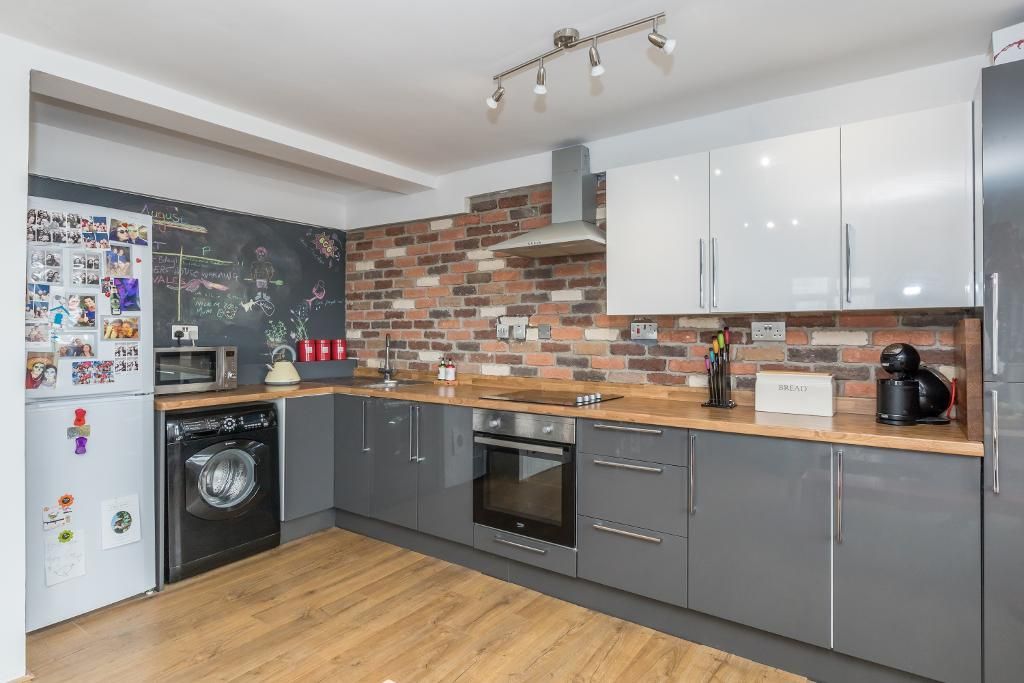 2 bed flat for sale in Butt's Road, Southwick, West Sussex BN42 Zoopla