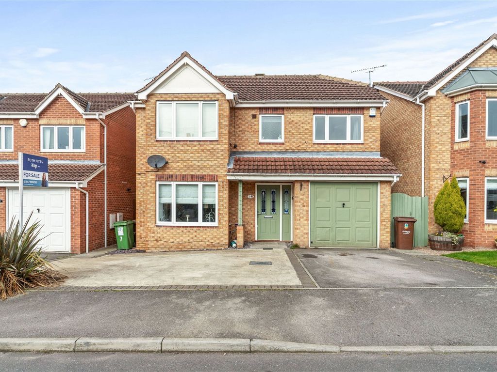 4 bed detached house for sale in Northfield Drive, South Kirkby WF9, £