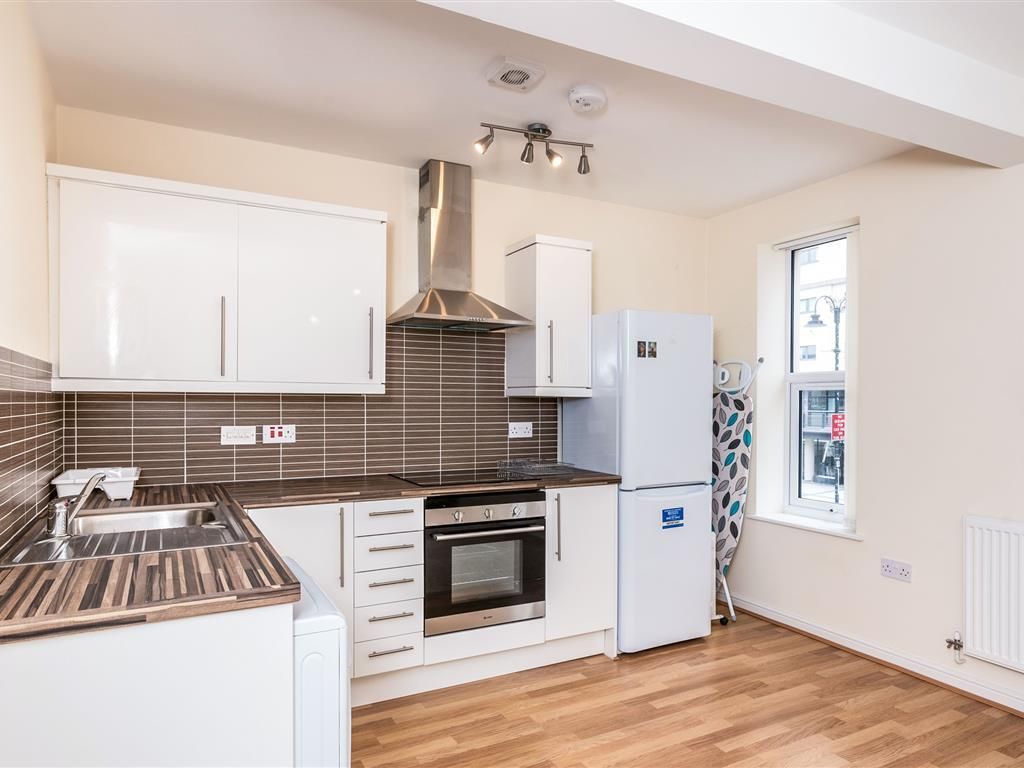 1 bed flat to rent in Castle Park Apartments, Churchill Way, Cardiff