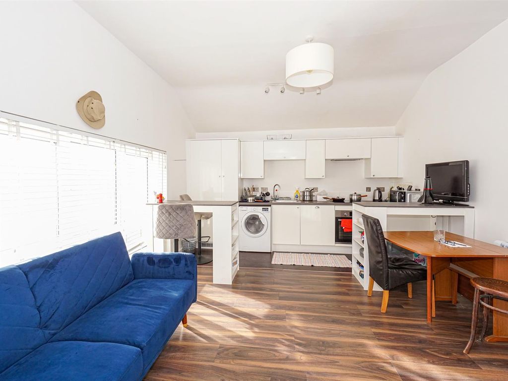 2 bed flat for sale in Norman Road, St. LeonardsOnSea TN37, £175,000