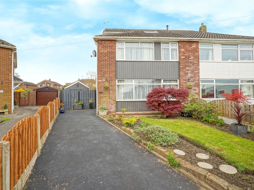 5 bed semidetached house for sale in Stone Crescent, Wickersley, Rotherham, South Yorkshire S66