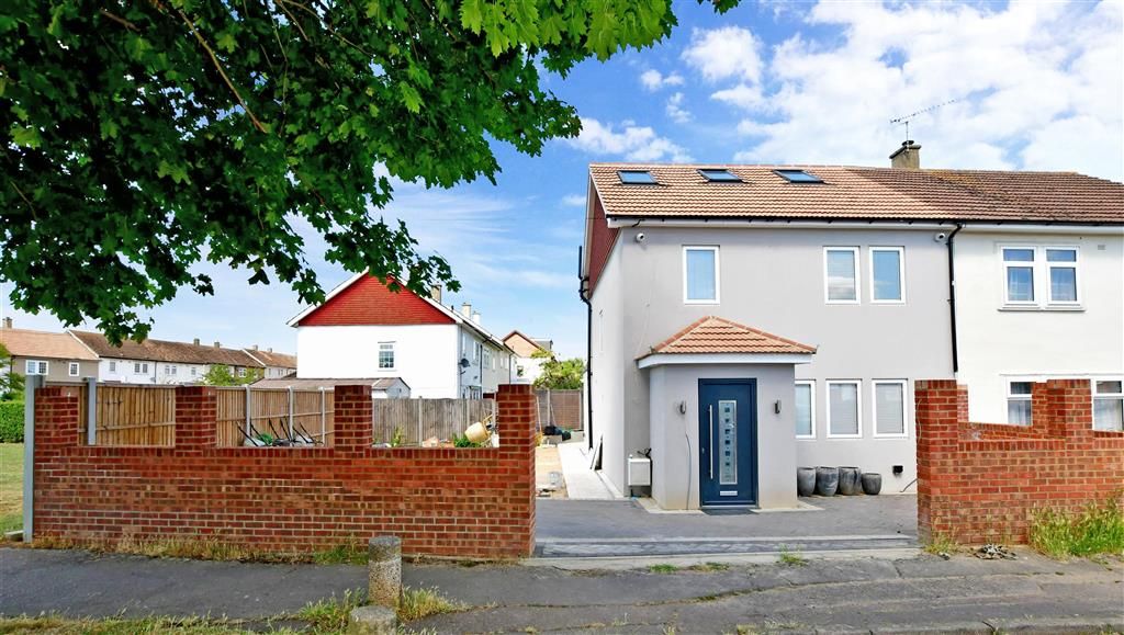 3 bed semidetached house for sale in Colebrook Path, Loughton, Essex IG10 Zoopla
