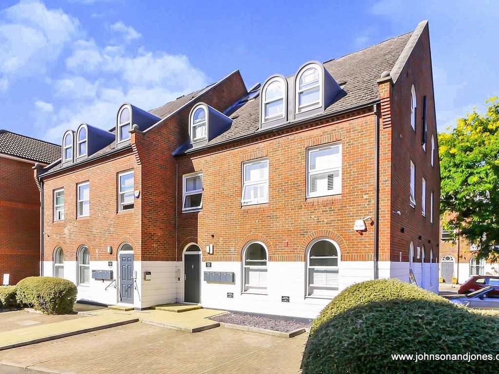 1 bed flat to rent in Gogmore Lane, Chertsey KT16, £1,300 pcm Zoopla
