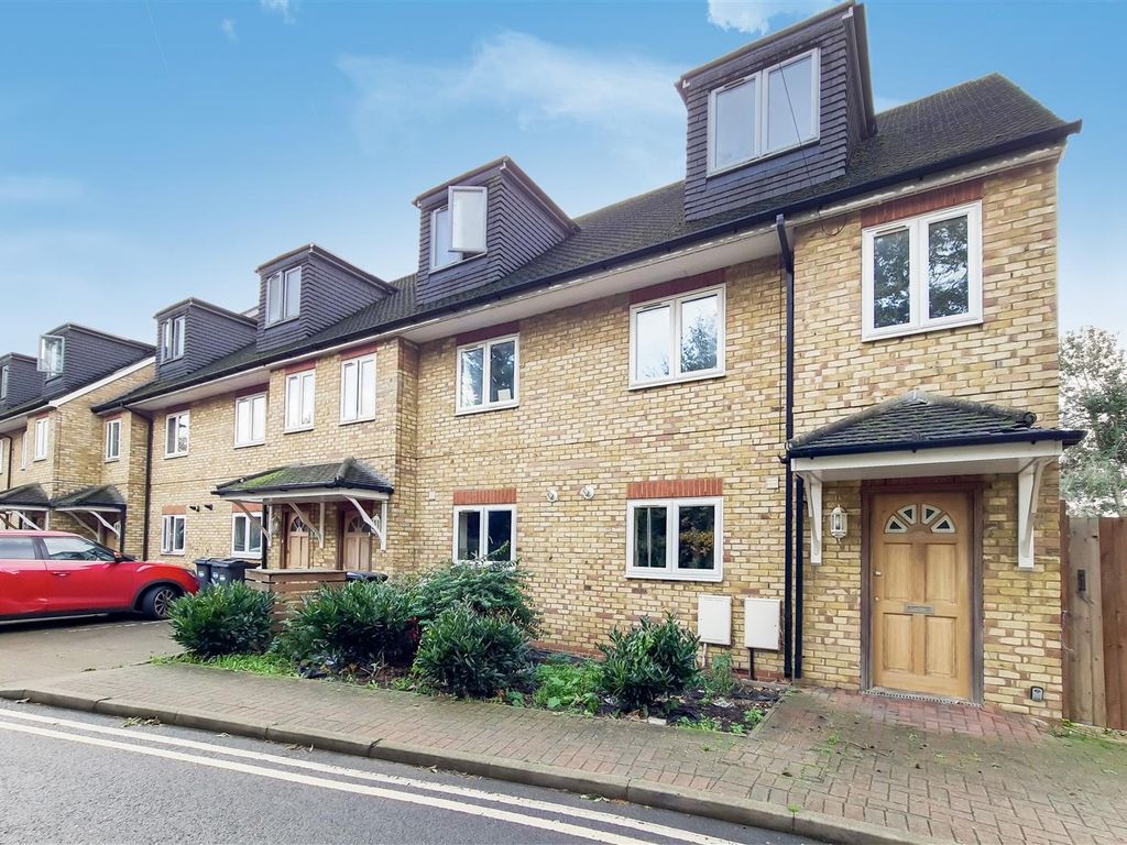 5 bed town house to rent in Kavan Gardens, Cranford, Hounslow TW5 Zoopla
