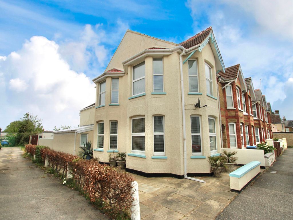 3 bed end terrace house for sale in Ravenscourt Road, Deal CT14, £