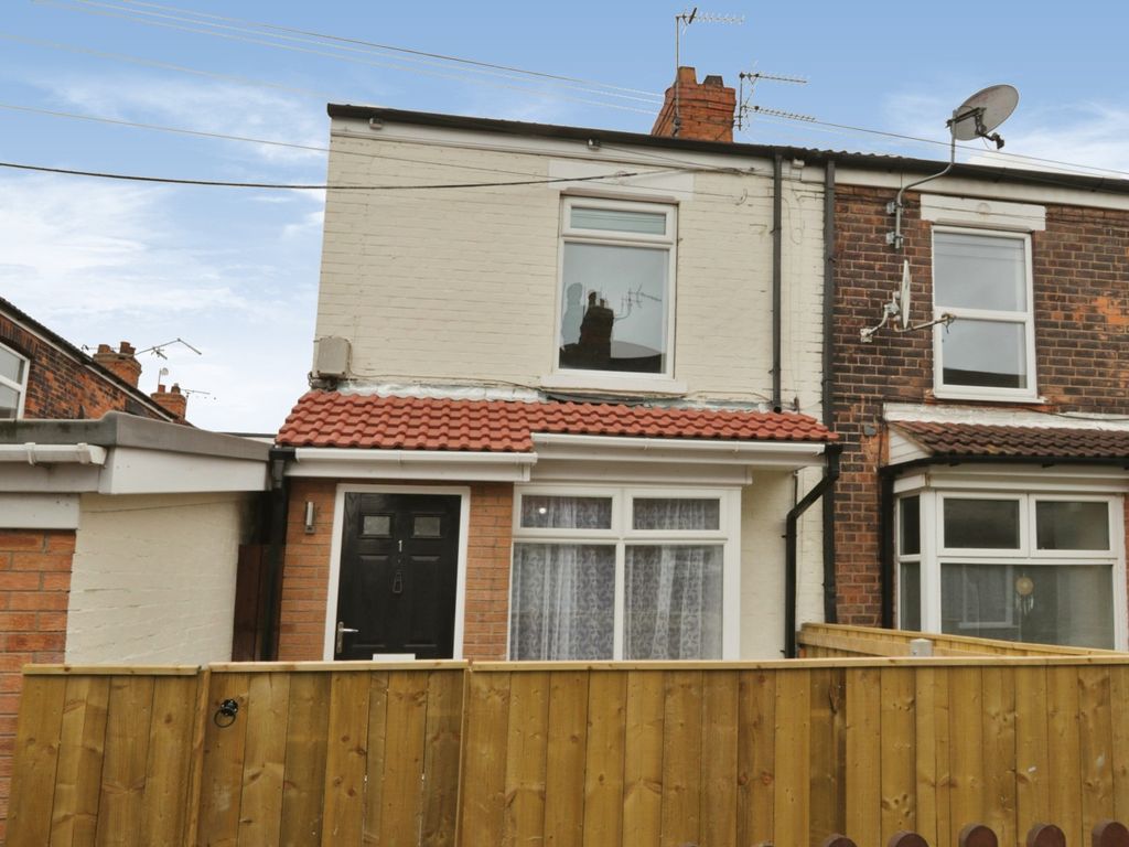 2 bed end terrace house for sale in Leslie Avenue, Lorraine Street