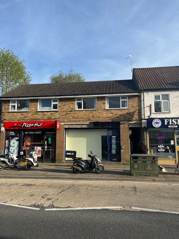 Retail premises to let in 154 Watford Road, Croxley Green