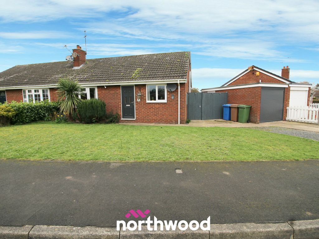2 bed bungalow for sale in South Parkway, Snaith, Goole DN14, £230,000