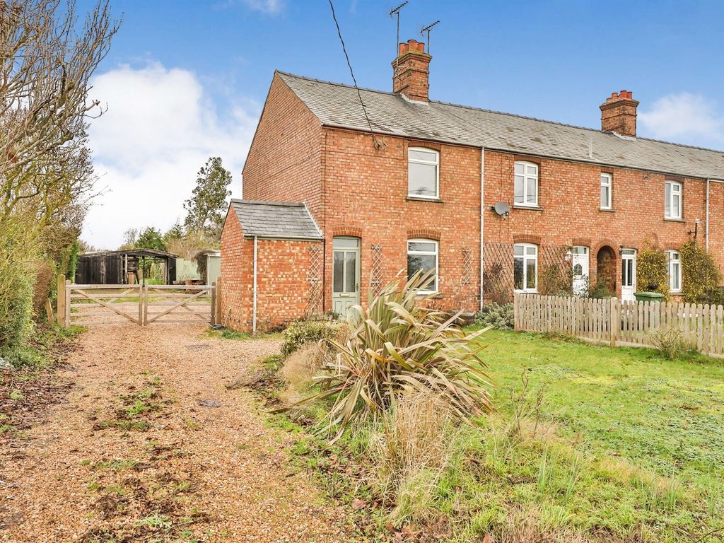 3 bed semidetached house for sale in Fakenham Road, East Rudham, King