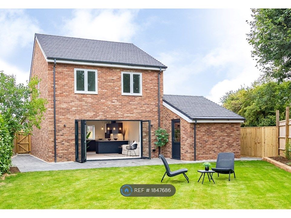 3 bed detached house to rent in Bridens Way, Haddenham, Aylesbury HP17