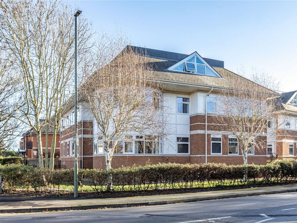 2 bed flat for sale in Chertsey, Surrey KT16, £280,000 Zoopla