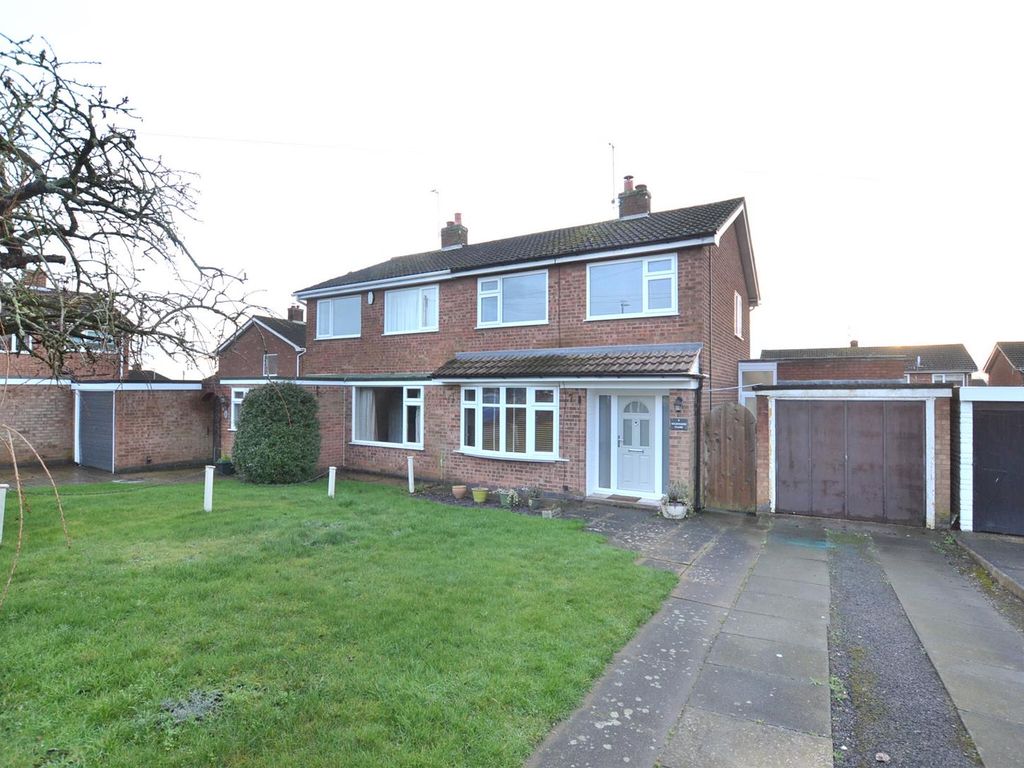 3 bed semidetached house for sale in Kilbourne Close, Sileby