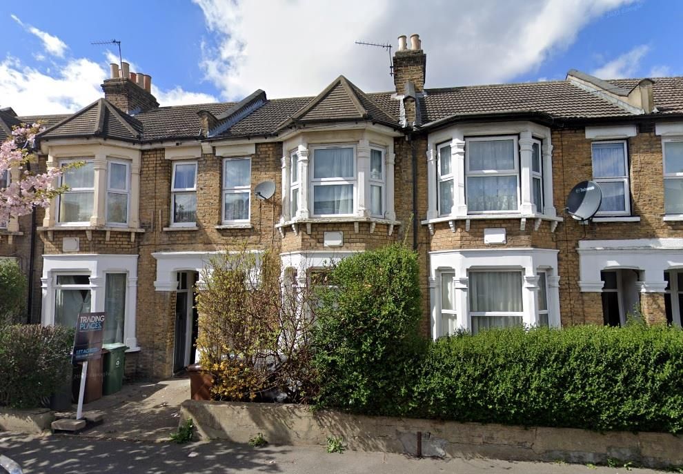 2 bed for sale in Claude Road, London E10, £365,000 Zoopla