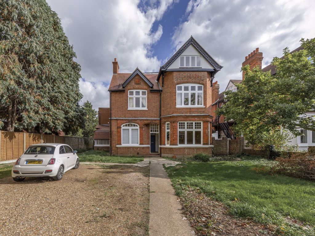 2 bed flat for sale in Walpole Gardens, Twickenham TW2 Zoopla